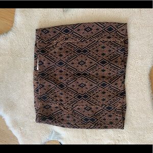 Beautiful Woven Skirt w/Pocket!
